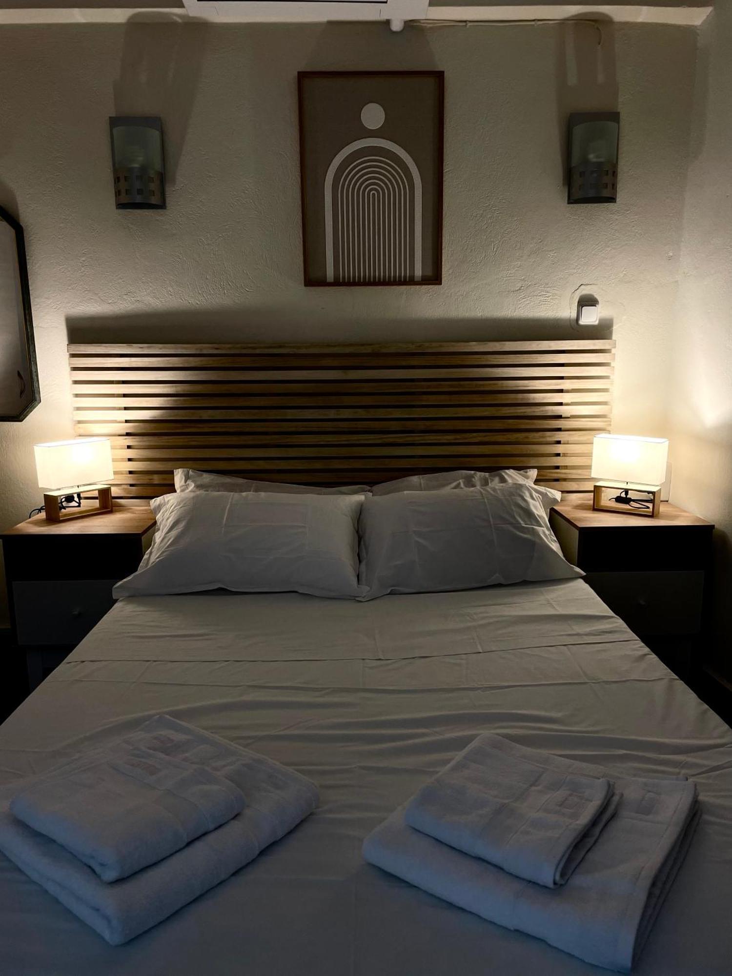 Sea La Vie - Beachfront Retreat Лутраки Екстериор снимка